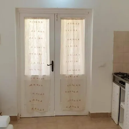 One Bedroom House With Sea View And Garden At 1 Km Away From The * Lampedusa