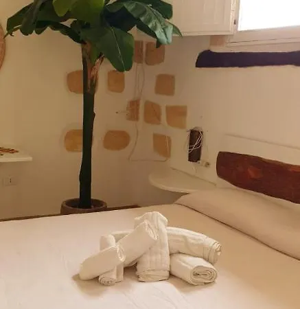 One Bedroom House With Sea View And Garden At 1 Km Away From The * Lampedusa